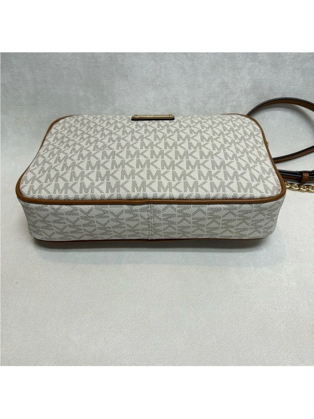 EUC Michael Kors Jet Set Large Crossbody - Picture 7 of 11